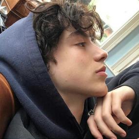 6686体育首席作者绘初颜