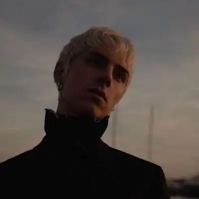 6686体育铁牌作者Ernest