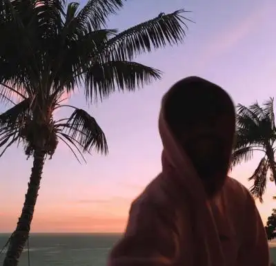 6686体育铁牌作者Henry