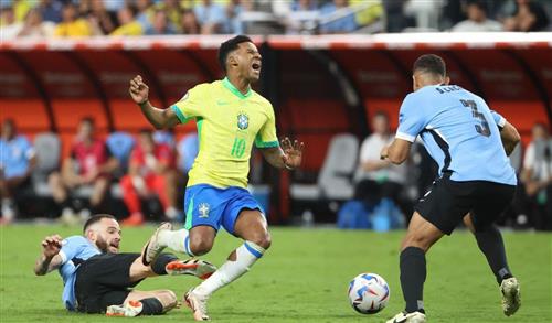 อุรุกวัย vs บราซิล