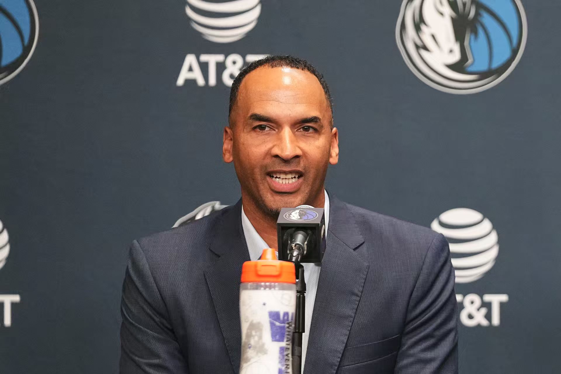 นักข่าวชื่อดัง: Mavericks ตั้งเป้าไปที่ Lindsay รองประธานฝ่ายปฏิบัติการของ Pistons ส่วนคิวบาเรียกร้องให้เขาทำหน้าที่เป็น GM