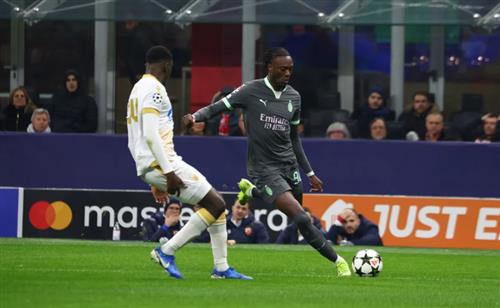 เอซี มิลาน vs เร้ด สตาร์