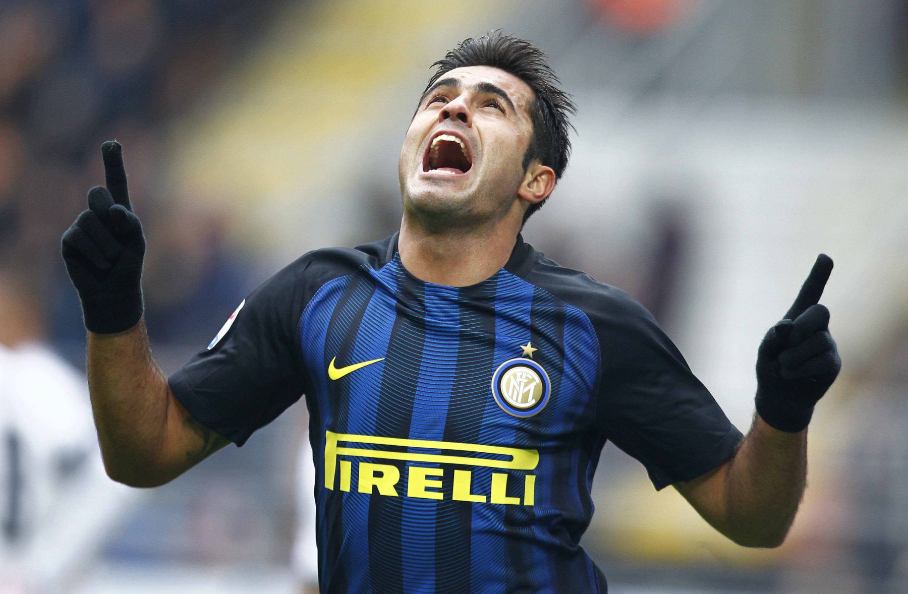 เอแดร์ : ผมทนความหน้าซื่อใจคดของ สปัลเล็ตติ ไม่ได้แล้ว ผมอาเจียนระหว่างซ้อมคอนเต้